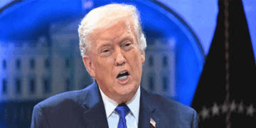 ‘അടുത്തയിടെ നടന്ന ഇന്ത്യ-പാക് ആക്രമണത്തിൽ ഞാനിടപെട്ടില്ലായിരുന്നുവെങ്കിൽ അതൊരു ആണവ യുദ്ധമായേനെ, പാക്ക് പ്രധാനമന്ത്രിയടക്കം 35 മില്യൻ ജനങ്ങൾ കൊല്ലപ്പെടുമായിരുന്നു‘- ട്രംപ്