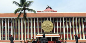 ശബരിമല സ്വർണക്കൊള്ള അന്വേഷണം അട്ടിമറിക്കുന്നു, അടുത്ത ദിവസം തന്നെ ഉണ്ണികൃഷ്ണൻ പോറ്റിയും പുറത്തിറങ്ങും, എല്ലാത്തിനും പിന്നില്‍ മുഖ്യമന്ത്രിയുടെ ഓഫിസ്, നിയമസഭയില്‍ പ്രതിപക്ഷ പ്രതിഷേധം ശക്തം