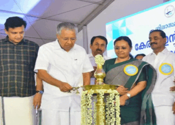 ആരോ​ഗ്യ രം​ഗത്ത്  വിപ്ലവകരമായ ചുവടുവയ്പുമായി കേരളം;  രാജ്യത്തെ ആദ്യ അവയവമാറ്റ ആശുപത്രി കോഴിക്കോട് ഉയരും ; ശിലാസ്ഥാപനം മുഖ്യമന്ത്രി നിർവ്വഹിച്ചു; യാഥാർത്ഥ്യമാക്കുന്നത് 10 ഓപ്പറേഷൻ തിയേറ്ററുകളും 350 ബെഡുകളുമുള്ള കൂറ്റൻ സ്ഥാപനം