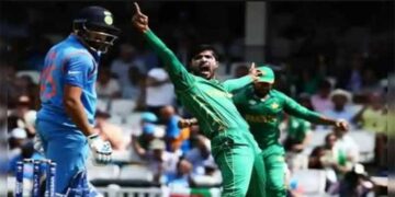 ‘നിനക്കൊക്കെ നിർബന്ധിച്ച് എന്റെ വായിൽ നിന്ന് തന്നെ ഇന്ത്യ ഫൈനലിലെത്തുമെന്ന് പറയിക്കണോ? അവന്മാരൊക്കെ ഫൈനലിലെത്തിയാൽ എനിക്കെന്ത്? എന്റെ അഭിപ്രായം നിങ്ങൾക്ക് ഇഷ്ടപ്പെട്ടാലും ഇനി അഥവാ വെറുക്കുന്നുണ്ടെങ്കിലും അതു നിങ്ങളുടെ കാര്യം’- പാക് താരം കട്ടക്കലിപ്പിൽ