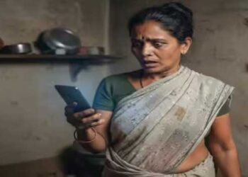 കാമുകനുമായി വിവാഹം നടത്തിത്തരണമെന്ന് 23 കാരി, അന്വേഷിച്ചപ്പോൾ കാമുകൻ പക്കാഫ്രോഡ്- വീട്ടുകാർ എതിർത്തതോടെ ഉറങ്ങിക്കിടക്കുന്ന അമ്മയുടെ സ്വകാര്യഭാഗങ്ങളുടെ ചിത്രങ്ങൾ പകർത്തി കാമുകന് അയച്ചുകൊടുത്തു, കൂടെ ആന്റിയുടെ കുളിക്കുന്ന ദൃശ്യങ്ങളും!! വീടുവിട്ടിറങ്ങിയ മകൾക്കെതിരെ പരാതിയുമായി കുടുംബം