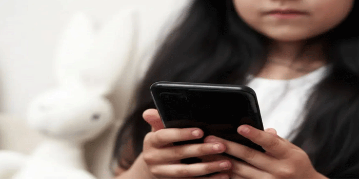 കുട്ടികളിലെ ഫോൺ അടിമത്തം: ശാസ്ത്രീയ നിയന്ത്രണം അനിവാര്യം; നിയമനിർമാണ സാധ്യത തേടി സംസ്ഥാന സർക്കാർ, അഞ്ചംഗ വിദഗ്ധസമിതി രൂപവത്കരിച്ചെന്ന് മന്ത്രി വി. ശിവൻകുട്ടി