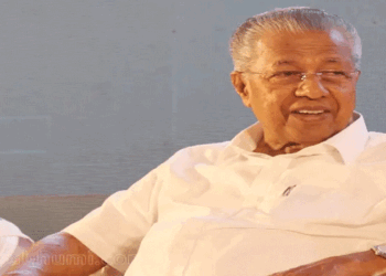 ഈ വർഷം സ്കൂൾ അടയ്ക്കും മുന്നേ അടുത്ത വർഷത്തെ പാഠപുസ്തകങ്ങളും യൂണിഫോമും, വിതരണോദ്ഘാടനം മുഖ്യമന്ത്രി നിർവ്വഹിച്ചു;  ‘ഒമ്പതാം ക്ലാസിലെ കുട്ടികൾ അടുത്തവർഷം പത്താം ക്ലാസിലേക്ക് കടക്കുന്നതിനാൽ അവധിക്കാലത്ത് ഗൗരവമായ പഠനത്തിലാകും, അത് മുൻകൂട്ടി കണ്ടാണ് പുസ്തകങ്ങൾ ഇപ്പോൾ തന്നെ ലഭ്യമാക്കുന്നത്’