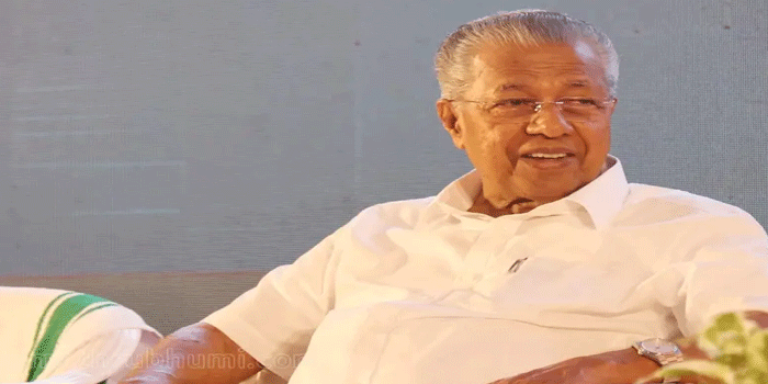 ഈ വർഷം സ്കൂൾ അടയ്ക്കും മുന്നേ അടുത്ത വർഷത്തെ പാഠപുസ്തകങ്ങളും യൂണിഫോമും, വിതരണോദ്ഘാടനം മുഖ്യമന്ത്രി നിർവ്വഹിച്ചു;  ‘ഒമ്പതാം ക്ലാസിലെ കുട്ടികൾ അടുത്തവർഷം പത്താം ക്ലാസിലേക്ക് കടക്കുന്നതിനാൽ അവധിക്കാലത്ത് ഗൗരവമായ പഠനത്തിലാകും, അത് മുൻകൂട്ടി കണ്ടാണ് പുസ്തകങ്ങൾ ഇപ്പോൾ തന്നെ ലഭ്യമാക്കുന്നത്’