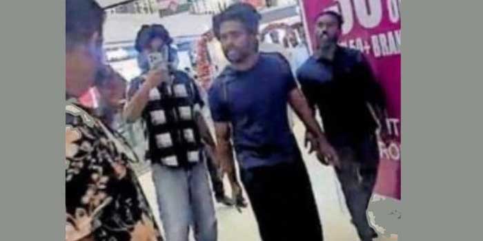 കാക്കിക്ക് സ്വന്തംവർ​ഗത്തോടു പോലും കൂറില്ല!! പുതുവർഷത്തിൽ ലാത്തിവീശിയതിൽ വൈരാ​ഗ്യം, സഹോദരിയുമായി മാളിലെത്തിയ സിവിൽ പോലീസ് ഉദ്യോഗസ്ഥനെ വിടാതെ പിന്തുടർന്ന് പ്രകോപിപ്പിച്ചു, പിടിച്ചുതള്ളി, ഇടയ്ക്ക് പിന്നിൽ നിന്ന് ചവിട്ടി വീഴ്ത്തി!! എസ്എഫ്ഐകാർക്കെതിരെ വെറും ജാമ്യം ലഭിക്കുന്ന വകുപ്പ്, പോലീസുകാരനും സഹോദരിക്കുമെതിരെ ജാമ്യമില്ലാ വകുപ്പിൽ കേസെടുത്ത് വഞ്ചിയൂർ പോലീസ്