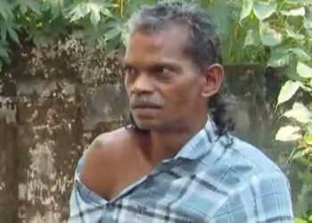 കാടിനു തീയിട്ടെന്നാരോപിച്ച് ആദിവാസി യുവാവിനെ പത്തോളം വനം വകുപ്പ് ഉദ്യോഗസ്ഥർ കാട്ടിലേക്ക് കൂട്ടിക്കൊണ്ടുപോയി കെട്ടിയിട്ട് മർദിച്ചതായി പരാതി!! മർദനം പണിക്കിടെ കൂട്ടിക്കൊണ്ടുപോയി… പണിയില്ലാത്തപ്പോൾ തേനെടുക്കാനല്ലാതെ കാട്ടിൽ പോകാറില്ല, ജില്ലാ പോലീസ് മേധാവിക്ക് ഉൾപ്പെടെ പരാതി നൽകിയിട്ടും നടപടിയില്ല- മർദനമേറ്റ രാധ