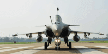 ചരിത്രക്കുറിക്കാൻ പോന്ന, 114 റഫാൽ യുദ്ധവിമാനങ്ങൾ വാങ്ങാനുള്ള , ഏറ്റവും വലിയ പ്രതിരോധ കരാറിന് അനുമതിയായി; അംഗീകാരം  ഫ്രഞ്ച് പ്രസിഡന്റിന്റെ ഇന്ത്യാ സന്ദർശനത്തിന് മുന്നോടിയായി