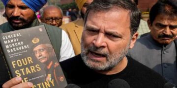 ”മോദി സർക്കാർ ഇത് ഇവിടെ പ്രസിദ്ധീകരിക്കാൻ അനുവദിക്കുന്നില്ല എന്നേയുള്ളു, ‘ഫോർ സ്റ്റാർസ് ഓഫ് ഡെസ്റ്റിനി’ എന്ന പുസ്തകം വിദേശത്ത് ലഭ്യമാണ്, വിദേശത്ത് പ്രസിദ്ധീകരിച്ചിട്ടുണ്ട്- നരവനെ യുടെ പുസ്തകം തന്റെ കയ്യിലെത്തിയതിൽ വിശദീകരണം നൽകി രാഹുൽ ​ഗാന്ധി- video