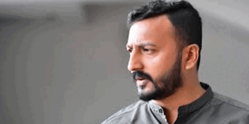 ‘ബാബു ചേട്ടൻ  അത്ഭുതമാവുകയാണ്; മത്സരിക്കാനും ജയിക്കാനും ഉറപ്പായും കഴിയുമെന്നിരിക്കെ അദ്ദേഹത്തിന്റെ നിലപാട് അങ്ങേയറ്റം മാതൃകപരമാണ്; ജനം പല കുറി തോൽപ്പിച്ചാൽ പോലും ‘ഞാൻ കൂടി മത്സരിച്ചില്ലെങ്കിൽ ഈ നാട് എങ്ങനെ മുന്നോട്ട് പോകും’ എന്ന് തെറ്റിദ്ധരിക്കുന്ന പലർക്കും ബാബു ചേട്ടൻ മാതൃകയാണ്‘- കെ. ബാബുവിന് രാഹുലിന്റെ പ്രശംസ