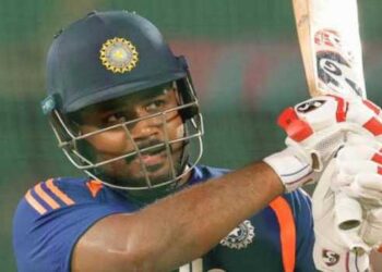 ‘അഭിഷേക് ശർമയ്ക്കു വിശ്രമം അനുവദിച്ചാലും സഞ്ജുവിനെ കളിപ്പിച്ചേക്കരുത്, സഞ്ജുവിന് ആവശ്യത്തിന് അവസരങ്ങൾ നൽകിക്കഴി‍ഞ്ഞു, അവൻ ഫോംഔട്ടാണ്… വാഷിങ്ടൻ സുന്ദറിനെ ഓപ്പണറായി ഇറക്കണം, ഓൾ റൗണ്ടർ വരുമ്പോൾ റിങ്കു സിങ്ങിനെ പുറത്തിരുത്തണം’- മുൻ ഇന്ത്യൻ താരം