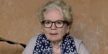 ‘സംസ്ഥാനത്ത് ഭരണമാറ്റം അനിവാര്യം, പിണറായി3.0 എന്ന ബ്രാന്‍റിംഗ് ദോഷം ചെയ്യും, വ്യക്തിയുടെ ഏകാധിപത്യം നാശത്തിൽ അവസാനിക്കും, ഇടതുപാർട്ടി അധികാരത്തിൽ വന്നിട്ട് അടിസ്ഥാന വർഗ്ഗത്തിന് എന്തു കിട്ടി?’- സാറാ ജോസഫ്