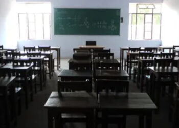 ഹിന്ദു- മുസ്ലിം വിദ്യാര്‍ത്ഥികള്‍ക്ക് വെവ്വേറെ സ്കൂള്‍ വാര്‍ഷിക പരിപാടി സംഘടിപ്പിച്ചു, മുസ്ലിം വിദ്യാര്‍ത്ഥികളുടെ പരിപാടിയില്‍ ജീവനക്കാരും മുഖ്യാതിഥിയുമില്ല, ഹിന്ദുക്കളുടെ പരിപാടി ആഘോഷമാക്കി സ്കൂള്‍ മാനേജ്മെന്റ്,  ഇരു വിഭാഗക്കാര്‍ക്കും ക്ലാസ് മുറികളില്‍ പ്രത്യേക ഇരിപ്പിടങ്ങളി‍, പ്രതിഷേധവുമായി രക്ഷിതാക്കള്‍