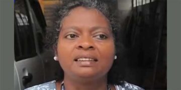 പഞ്ചായത്ത് പ്രസിഡന്റും സെക്രട്ടറിയും തമ്മിൽ തർക്കം, പ്രസിഡന്റ് തന്നെ ജോലി ചെയ്യാനനുവദിക്കുന്നില്ലെന്നാരോപിച്ച് കയ്യിൽ കരുതിയ കത്തിയെടുത്ത് ആത്മഹത്യാഭീഷണി മുഴക്കി സെക്രട്ടറി, ആത്മഹത്യ ചെയ്യാനല്ല കുത്താനാണ് കത്തിയെടുത്തതെന്ന മറ്റൊരു വനിതാ പഞ്ചായത്തം​ഗം