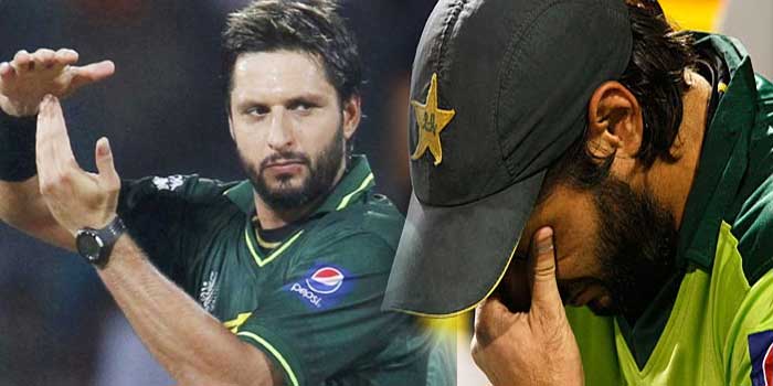 “എന്തിനാണ് പിസിബി ഇങ്ങനെ നാണം കെടുന്നത്? നിങ്ങൾക്കു ലോകകപ്പ് കളിക്കണമെങ്കിൽ കളിക്കു, ഇല്ലെങ്കിൽ വേണ്ട, ഇപ്പോൾ പാക്കിസ്ഥാന്റെ അഭിമാനം ഇന്ത്യയുടെ കാലിൽകൊണ്ടു വച്ചിരിക്കുകയാണ്, പണത്തിനായി പാക്കിസ്ഥാന്റെ അഭിമാനമാണു വിറ്റത്”…. നാലു ഗുജറാത്തികൾ ചേർന്നാണ് ഇന്ത്യൻ ക്രിക്കറ്റിനെ നയിക്കുന്നത്- പിസിബിക്കെതിരെ രൂക്ഷ വിമർശനവുമായി അഫ്രീദി