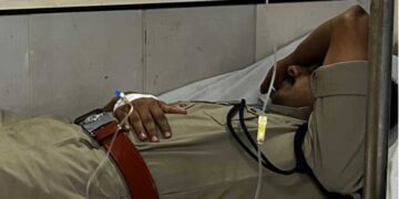 ക്ഷേത്രോത്സവത്തിനിടെ നടുറോഡിൽ കിടന്ന് സിപിഎം വെളളറട ലോക്കൽ സെക്രട്ടറിയുൾപ്പെടെയുള്ളവരുടെ സംഘം നൃത്തം, ഗതാഗത കുരുക്ക് വന്നതോടെ മാറി നിൽക്കാൻ ആവശ്യപ്പെട്ട എസ്ഐയെ എടുത്തിട്ട് തല്ലി, ലോക്കൽ സെക്രട്ടറി ഉൾപ്പെടെ രണ്ടുപേർക്കെതിരെ കേസ്