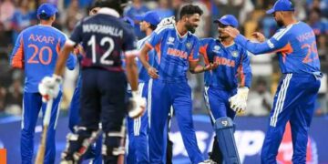 രണ്ടര വർഷത്തിനു ശേഷമുള്ള ‘സിറാജിക്ക’യുടെ വരവ് വെറും വരവായിരുന്നില്ല മോനേ… ഒന്നൊന്നര വരവായിരുന്നു… പകരക്കാരനായി കളത്തിലിറങ്ങി നായകനായി കളത്തിന് വെളിയിലേക്ക്- മൂന്ന് വിക്കറ്റ്, ഒരു ക്യാച്ച്, ഇന്ത്യയെ വിറപ്പിച്ച അമേരിക്കയെ എറിഞ്ഞിട്ട് ചുരുട്ടിക്കൂട്ടി ഇന്ത്യ