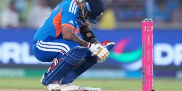 ‘തോൽവി കളിയുടെ ഭാഗമാണ്, ഞങ്ങൾ അതിൽ നിന്നെല്ലാം പഠിക്കും, കൂടുതൽ ശക്തമായി തിരിച്ചുവരും… ബോളിങ് മികച്ചതായിരുന്നു, പക്ഷെ ബാറ്റിങ്ങിൽ പരാജയപ്പെട്ടു, പവർപ്ലേയിൽ ചെറിയ കൂട്ടുകെട്ടുകൾ പടുത്തുയർത്താൻ ഞങ്ങൾക്ക് സാധിച്ചില്ല’- സൂര്യകുമാർ