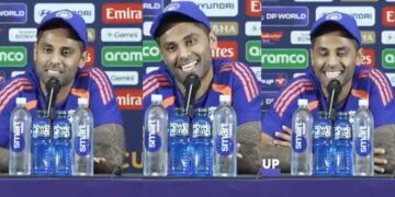 ‘അവനെ (സഞ്ജുവിനെ) അഭിഷേകിനു പകരം കളിപ്പിക്കണമെന്നാണോ നിങ്ങൾ പറയുന്നത്? തിലകിനു പകരം കളിപ്പിക്കണമെന്നാണോ നിങ്ങൾ പറയുന്നത്’’– പരിഹസിച്ച് സൂര്യകുമാർ!! അഭിഷേകിന്റെ ഫോമിനെക്കുറിച്ച് ആശങ്കപ്പെടുന്നവരെക്കുറിച്ചാണ് എനിക്ക് ആശങ്ക, സ്വന്തം ശൈലിയിൽ തന്നെ കളിക്കാനാണ് അഭിഷേകിനോട് ടീം ആവശ്യപ്പെട്ടിട്ടുള്ളത്….തിലക് അങ്ങനെ കളിക്കുന്നത് ഞങ്ങൾ ആവശ്യപ്പെട്ടിട്ട്… ദക്ഷിണാഫ്രിക്കയ്ക്കെതിരെ സഞ്ജുവിനെ ഇറക്കില്ല?- video