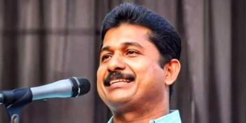 ‘എവിടെയോ ഒരാളെ ഓപ്പറേഷൻ ചെയ്തപ്പോൾ വയറിന്റെയുള്ളിൽ കത്രിക പോയെന്നോ ആണ് പറയുന്നത്… എന്ന് ഓപ്പറേഷൻ ചെയതതാണ്, എന്ന് പോയ കത്രിക പോയതാണ് എന്നോ നമ്മൾ അന്വേഷിക്കാൻ പോയിട്ടില്ല….ഏതെങ്കിലും ഒരു ഡോക്ടർ കിടക്കട്ടെ വയറ്റിൽ ഒരു കത്രിക എന്ന് വെച്ച് കൊടുത്തതായിരിക്കുമോ, സാധാരണ ചിന്താഗതിയുള്ള മനുഷ്യന് മനസിലാകില്ലേ… അതൊരു അബദ്ധം പറ്റിയതാണ്’…