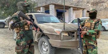 ശരീരത്തിൽ സ്‌ഫോടകവസ്തുക്കൾ ഘടിപ്പിച്ച പ്രത്യേക യൂണിഫോം, കാർ ബോംബ്, പാക്കിസ്ഥാനെ തകർക്കാൻ തയാറായി താലിബാൻ മനുഷ്യ ബോംബുകൾ!! ചിത്രങ്ങൾ പുറത്ത്… അഫ്​ഗാൻ പ്രധാന നഗരങ്ങൾ ലക്ഷ്യമിട്ട് പാക്ക് വ്യോമാക്രമണം, അഫ്ഗാൻ-  പാക്ക് സംഘർഷം പരിഹരിക്കാൻ എന്തുസഹായവും ചെയ്ത് തരാം- വാ​ഗ്ദാനവുമായി ഇറാൻ