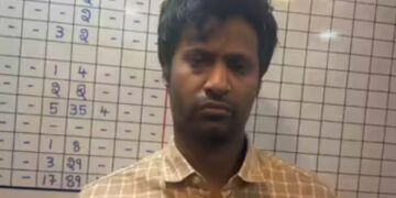 ബിസിനസ് തുടങ്ങാന്‍ പണം നല്‍കിയില്ല, അമേരിക്കയില്‍ നിന്ന് മടങ്ങിയെത്തിയ നാള്‍ മുതല്‍ വാക്കുതര്‍ക്കം, മാതാപിതാക്കളെ കുത്തിക്കൊന്ന് 33 കാരന്‍