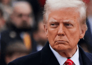 ട്രംപിന്റെ  തീരുവ തീരുമാനത്തിൽ ആടിയുലഞ്ഞ് ആ​ഗോളവിപണി; സ്വർണം, വെള്ളി ഉയരും; ഇന്ത്യയുടെ കയറ്റുമതി മേഖലയ്ക്കും വെല്ലുവിളി