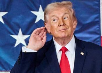 21% എണ്ണ ഇറക്കുമതി ചെയ്യുന്ന ഇന്ത്യയ്ക്കെതിരെ തീരുവ ഭീഷണി… എന്തേ 90% ക്രൂഡ് ഓയിൽ ഇറക്കുമതി ചെയ്യുന്ന ഹംഗറിക്കെതിരെ തീരുവ തന്ത്രം ഇറക്കുന്നില്ലേ?, ചൈനയ്ക്കെതിരെ വേണ്ടേ? ഇന്ത്യയ്ക്കെതിരെ താരിഫ് ചുമത്താൻ ട്രംപ് ഓരോ കാരണങ്ങൾ തെരഞ്ഞുകണ്ടു പിടിക്കുകയാണ്, അവർ നമ്മുടെ സഖ്യകക്ഷിയല്ലേ? രൂക്ഷ വിമർശനവുമായി യുഎസ് സെനറ്റർ