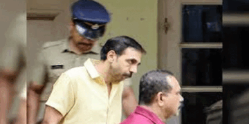 പോറ്റിയ്ക്ക് ജാമ്യം; സ്വാഭാവിക ജാമ്യം അനുവദിച്ചത് അറസ്റ്റിലായി 90 ദിവസം പിന്നിട്ടിട്ടും  കുറ്റപത്രം സമർപ്പിക്കാത്തതിനാൽ;പുറത്തിറങ്ങിയാലും രക്ഷയില്ല! കാത്തിരിക്കുന്നു ED