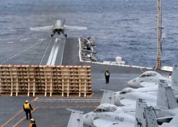 ജെറാൾഡ് ആർ ഫോർഡിനെ കളത്തിലിറക്കി ട്രംപ്!! ഇസ്രായേൽ- അമേരിക്കൻ സൈനിക താവളങ്ങളെ തകർക്കാൻ ശേഷിയുള്ള ഫത്താ 1, ഫത്താ 2 ഹൈപ്പർസോണിക് മിസൈലുകൾ, 2,500 കിലോമീറ്റർ വരെ ദൂരപരിധിയുള്ള ബാലിസ്റ്റിക് മിസൈലുകൾ!! വമ്പൻ യുദ്ധക്കപ്പലുകളെ നേരിടാൻ സാധിക്കുന്ന ചെറിയ വേഗതയേറിയ ബോട്ടുകളും, മൈനുകളും, അന്തർവാഹിനികളുമായി ഇറാൻ… അമേരിക്കയ്ക്ക് ഇറാന്റെ രോമത്തിൽ പോലും തൊടാനാകില്ല- വിദ​ഗ്ദർ