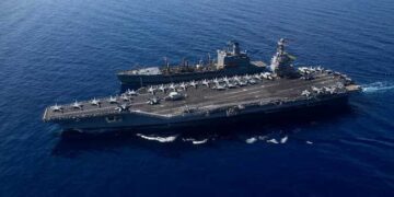 മിഡിൽ ഈസ്റ്റിൽ എല്ലാം സജ്ജം, വിമാനവാഹിനി കപ്പൽ, ആയിരക്കണക്കിന് സൈനികർ, ഫൈറ്റർ വിമാനങ്ങൾ, ഗൈഡഡ് മിസൈൽ ഡിസ്ട്രോയറുകൾ… ഇറാനെതിരെ ആഴ്ചകളോളം നീളുന്ന സൈനിക നടപടിക്ക് യുഎസിന്റെ പടപ്പുറപ്പാട്!! ‘ഇങ്ങോട്ട് ആക്രമിച്ചാൽ, പശ്ചിമേഷ്യയിലെ ഒറ്റ യുഎസ് സേനാതാവളങ്ങളേയും വെറുതേവിടില്ല’- മറു ഭീഷണിയുമായി ഇറാനും