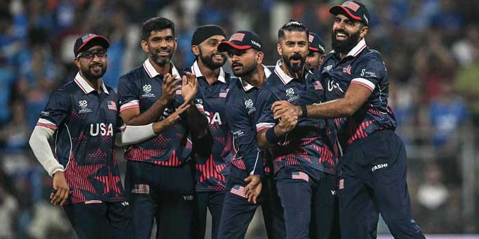 ഇങ്ങനെയൊരു പ്രഹരം, അത് ഒട്ടുമേ പ്രതീക്ഷിച്ചില്ലാട്ടോ…പവർപ്ലേയിൽ തെറുപ്പിച്ചത് എണ്ണം പറഞ്ഞ 4 വിക്കറ്റുകൾ, ഒരു റൺസെടുക്കുന്നതിനിടെ വീണത് മൂന്ന് വിക്കറ്റ്, അഭിഷേകും ദുബെയും ​ഗോൾഡൻ ഡക്ക്… ഇന്ത്യ യുഎസ്എയ്ക്ക് മുന്നിൽ അടിപതറുന്നു, ക്യാപ്റ്റനും പുറത്ത്… സ്കോർ 118-7