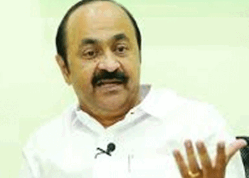 ‘ജീവനക്കാരുടെ ശമ്പളം നൽകുന്ന സ്പാർക്കിൽനിന്ന് മുഖ്യമന്ത്രിയുടെ ഓഫീസിലെ സോഷ്യൽ മീഡിയ വിഭാഗമാണ് ഡാറ്റാ മോഷണം നടത്തിയെന്ന ആരോപണവുമായി പ്രതിപക്ഷ നേതാവ്;  ‘കേസെടുത്ത് അന്വേഷിക്കണം ‘