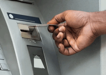 എടിഎം പിഴവ്; 10,000 രൂപ പിൻവലിക്കാനായില്ല; പക്ഷേ, അക്കൗണ്ടിൽ പണം കുറഞ്ഞു; ഉപഭോക്താവിന്റെ പരാതിയിൽ ബാങ്ക് നഷ്ടപരിഹാരം നൽകേണ്ടി വന്നത്  3,28,800 രൂപ!