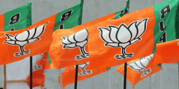 ഘടകകക്ഷികൾക്കും കൂടു വിട്ട് ചേക്കേറിയവർക്കും വാരിക്കോരി കൊടുത്തു, പാർട്ടിയിലുണ്ടായിരുന്ന പ്രമുഖരെ മൈൻഡ് ചെയ്തില്ല…കുമ്മനം രാജശേഖരൻ, എം.ടി. രമേശ്, ബി. ഗോപാലകൃഷ്ണൻ, ജെ.ആർ. പത്മകുമാർ തുടങ്ങിയവരെ തഴഞ്ഞു; ബി.ജെ.പി.യിൽ പൊട്ടിത്തെറി