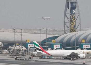 ദുബായ് അന്താരാഷ്ട്ര വിമാനത്താവള ടെർമിനലുകൾക്ക് സമീപം ഇറാനിയൻ ഡ്രോൺ ആക്രമണം;  യുദ്ധ പശ്ചാത്തലത്തിൽ നിർത്തിവച്ച പ്രവർത്തനങ്ങൾ പുനരാരംഭിച്ചതിനു പിന്നാലെ സംഭവം