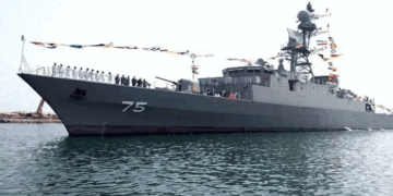 ഇറാന്റെ യുദ്ധക്കപ്പലിനെ ശ്രീലങ്കയുടെ ഗാലെ തീരത്ത്  കടലില്‍ താഴ്ത്തി അന്തര്‍വാഹിനി;  101 നാവികരെ കാണാതായി; 78 പേരെ രക്ഷപ്പെടുത്തി; ഒരാളുടെ നില ഗുരുതരം;  സംഭവത്തിനു പിന്നിൽ അമേരിക്കയോ?