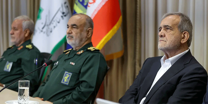 എന്തിനാണ് ക്ഷമ ചോദിച്ചത്? പ്രസിഡന്റ് ഗൾഫ് രാജ്യങ്ങളോട് മാപ്പ് ചോദിച്ചതിൽ അമർഷം പൂണ്ട് ഐആർജിസി; ഇറാന്റെ നേതൃതലത്തിൽ തമ്മിൽ പോര് മുറുകുന്നു