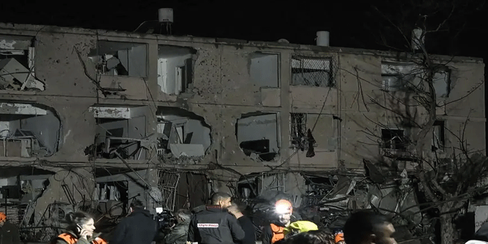 നതാൻസിലെ ആക്രമണത്തിന് പകരം വീട്ടി ഇറാൻ; ഇസ്രയേൽ ആണവ ഗവേഷണ കേന്ദ്രം ലക്ഷ്യമിട്ട് കനത്ത മിസൈൽ ആക്രമണം