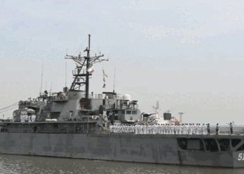 സാങ്കേതിക തകരാർ; കൊച്ചിയിൽ നങ്കൂരമിട്ട് ഇറാനിയൻ പടക്കപ്പൽ;  കപ്പലിലുണ്ടായിരുന്ന 183 നാവികരെയും സുരക്ഷിതകേന്ദ്രത്തിലേയ്ക്ക് മാറ്റിയെന്ന് കേന്ദ്രസർക്കാർ