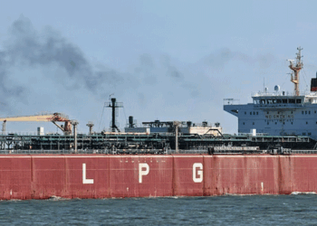 എൽപിജിയുമായി രണ്ട് കപ്പലുകൾ കൂടി ഹോർമുസ് കടന്ന് ഇന്ത്യയിലേയ്ക്ക്; രണ്ട് ടാങ്കറുകളിലുമായി ഉള്ളത് 90,000 ടണ്ണിലധികം പാചകവാതകം