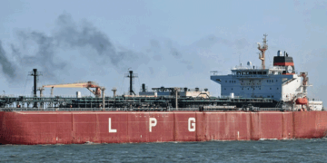 എൽപിജിയുമായി രണ്ട് കപ്പലുകൾ കൂടി ഹോർമുസ് കടന്ന് ഇന്ത്യയിലേയ്ക്ക്; രണ്ട് ടാങ്കറുകളിലുമായി ഉള്ളത് 90,000 ടണ്ണിലധികം പാചകവാതകം