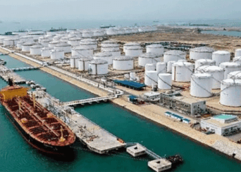 ഇറാന്റെ ‘നട്ടെല്ല് ‘തകർക്കാൻ പദ്ധതിയിട്ട് ട്രംപ്; അസംസ്‌കൃത എണ്ണ കയറ്റുമതിയുടെ ഏകദേശം 90 ശതമാനവും കൈകാര്യം ചെയ്യുന്നത് ഖാർഗ് ദ്വീപ് യുഎസിന്റെ അടുത്ത ലക്ഷ്യം;  ലോകം എണ്ണക്ഷാമത്തിലേയ്ക്കോ ?