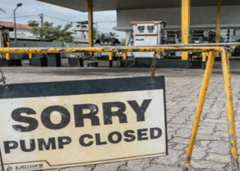 ഇന്ധന പ്രതിസന്ധി: ഇന്ത്യയോട് സഹായം തേടി അയൽ​രാജ്യങ്ങൾ; അസം റിഫൈനറിയിൽ നിന്ന് 5000 ടൺ ഡീസൽ നല്കാമോയെന്ന്  ബം​ഗ്ലാദേശ്; ആലോചിക്കട്ടെയെന്ന് കേന്ദ്രം