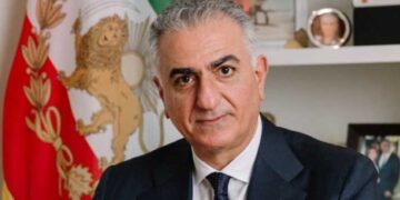 “നിങ്ങൾ എന്റെ ആഹ്വാനത്തിനായി കാത്തിരിക്കു, നാം ഇപ്പോൾ നിൽക്കുന്നത് അവസാന പോരാട്ടത്തിന്റെ നിർണായക ഘട്ടത്തിൽ, എല്ലാവരും അവശ്യ സാധനങ്ങൾ വാങ്ങി വീടുകളിൽ തന്നെ തുടരുക”… ഇറാൻ ജനതയ്ക്ക് റെസാ പഹ്‌ലവിയുടെ ആഹ്വാനം