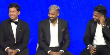 ആ കഥ ഞാൻ പറയാം.. ശരിക്കും നിന്റെ ഗെയിം പ്ലാൻ എന്താണ്?”- രാഹുൽ ദ്രാവിഡ്, ” അങ്ങനെയൊന്നുമില്ല സാർ, ആദ്യത്തെ പന്ത് എനിക്കാണ് കിട്ടുന്നതെങ്കിൽ, ആ ആദ്യ പന്ത് തന്നെ ഞാൻ അടിക്കും- വൈഭവ്!!  അവൻ പറഞ്ഞപോലെ ചെയ്തു…ഇവൻ ഏതോ വേറെ ലെവൽ വീഡിയോ ഗെയിം ആണല്ലോ കളിക്കുന്നത് എന്നാണ് അന്ന് ഞങ്ങൾ ചിന്തിച്ചത്”- ഐപിഎല്ലിലെ വൈഭവിന്റെ അരങ്ങേറ്റം വിവരിച്ച് സഞ്ജു