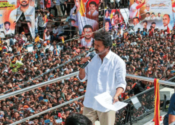 ‘വലിയ ആൾക്കൂട്ടവും തിരക്കുംമൂലം പ്രശ്നങ്ങളുണ്ടായിട്ടും അവിടെ പ്രസംഗം തുടർന്നത് എന്തുകൊണ്ട്?‘ വിജയ്ക്ക് സിബിഐ സമൻസ് ; വീണ്ടും ചോദ്യം ചെയ്യൽ; മാർച്ച് 10 ന് നേരിട്ട് ഹാജരാകണം