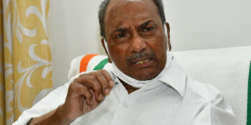 കേരളത്തിലെ ജനങ്ങള്‍ക്ക് ഒരു ചിന്ത മാത്രമേയുള്ളൂ,  പിണറായി ഭരണം അവസാനിക്കണം, തങ്ങളുടെ ചിന്തയും അത് തന്നെയാണ്, കോൺഗ്രസിലിപ്പോൾ വലിയ പൊട്ടിത്തെറിയാണെന്നാണ് ചിലര്‍ പറഞ്ഞു നടക്കുന്നത്- എ കെ ആന്റണി