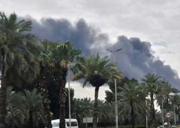 അബുദാബിയിൽ മിസൈൽ ആക്രമണം, ഇറാൻ തൊടുത്ത ബാലിസ്റ്റിക് മിസൈൽ ആകാശത്തുവെച്ച് യുഎഇ തകർത്തു, അവശിഷ്ടങ്ങൾ പതിച്ച് ഇന്ത്യക്കാരനടക്കം രണ്ട് മരണം, മൂന്ന് പേർക്ക് പരുക്ക്!! നിരുപാധികം ആക്രമണം അവസാനിപ്പിക്കണം, ഇറാന്റെ സ്ലീപ്പർ സെല്ലുകൾ രാജ്യങ്ങളെ അസ്ഥിരപ്പെടുത്താൻ ശ്രമിക്കുന്നു- ഗൾഫ് രാജ്യങ്ങൾ