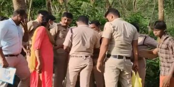 ആളുകേറാമലയിൽ കൈകാലുകൾ ചങ്ങലയിൽ ബന്ധിച്ച നിലയിൽ മൃതദേഹം കണ്ടെത്തിയ സംഭവത്തിൽ ലുക്കൗട്ട് നോട്ടീസ് അടിച്ചിറക്കി പോലീസ് അരിച്ചുപെറുക്കി അന്വേഷിച്ചത് കൊല്ലപ്പെട്ടയാളെത്തന്നെ… ഡിഎൽഎ പരിശോധനയിൽ മരിച്ചത് നൂറനാട് സ്വദേശി അനിൽകുമാറെന്ന് സ്ഥിരീകരണം