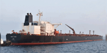 ഇന്ധന പ്രതിസന്ധി; ഇന്ത്യ തേടിയ ബദൽവഴികൾ തീരമണഞ്ഞു ; റഷ്യൻ എണ്ണയുമായെത്തിയ ‘അക്വാ ടൈറ്റനും’ അമേരിക്കയിൽ നിന്നും എൽപിജിയുമായെത്തിയ ‘പിക്സിസ് പയനിയറും’ മം​ഗലാപുരത്തെ